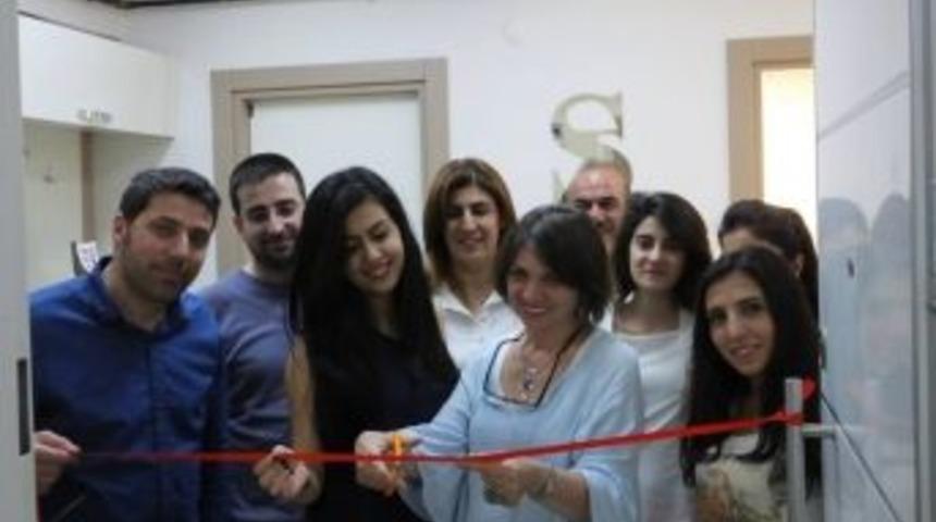 &Ouml;ğrencisinin Mutluluğunu Paylaşmak İ&ccedil;in Trbzon&rsquo;dan Diyarbakır&rsquo;a Geldi