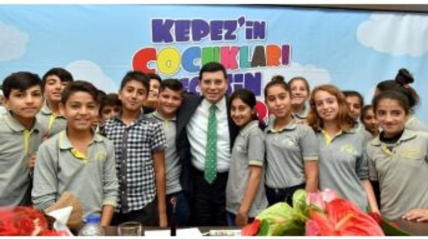 T&uuml;t&uuml;nc&uuml;&rsquo;den &Ouml;ğrencilere Yeni Okul Ve Bilişim Sınıfı M&uuml;jdesi