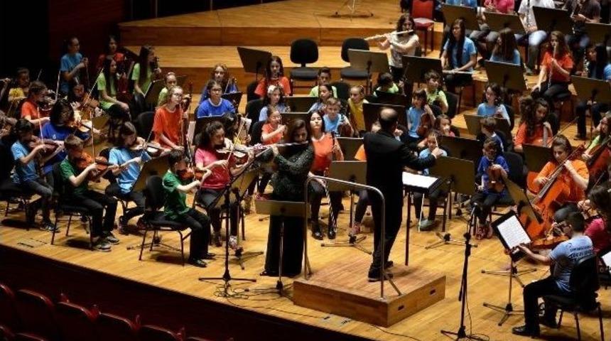 Cumhuriyetin &Ccedil;ocuklarından İzmir&rsquo;de Konser