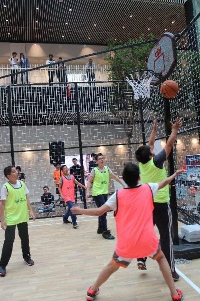 14 Burda Avm’de Streetball Coşkusu