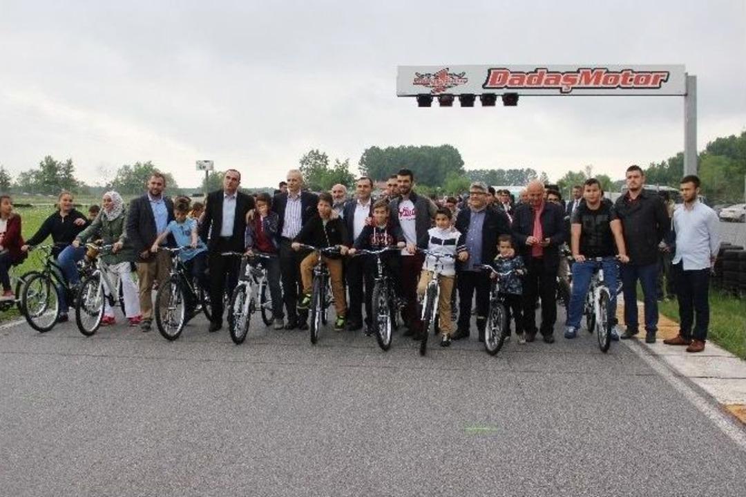 105 Yetim &Ccedil;ocuğa 105 Bisiklet Dağıtımı Ger&ccedil;ekleşti