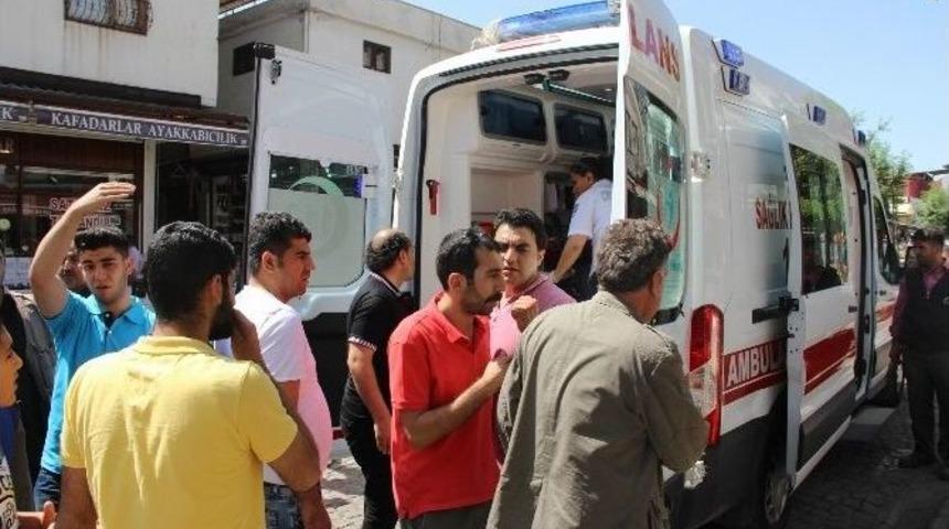 Sur&rsquo;da Evini G&ouml;rmek İsteyen Vatandaş &Ccedil;atıdan D&uuml;şt&uuml;