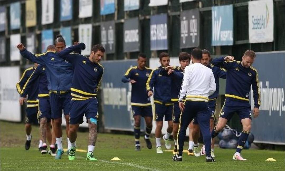 Fenerbah&ccedil;e, Galatasaray Ma&ccedil;ı Hazırlıklarını S&uuml;rd&uuml;r&uuml;yor