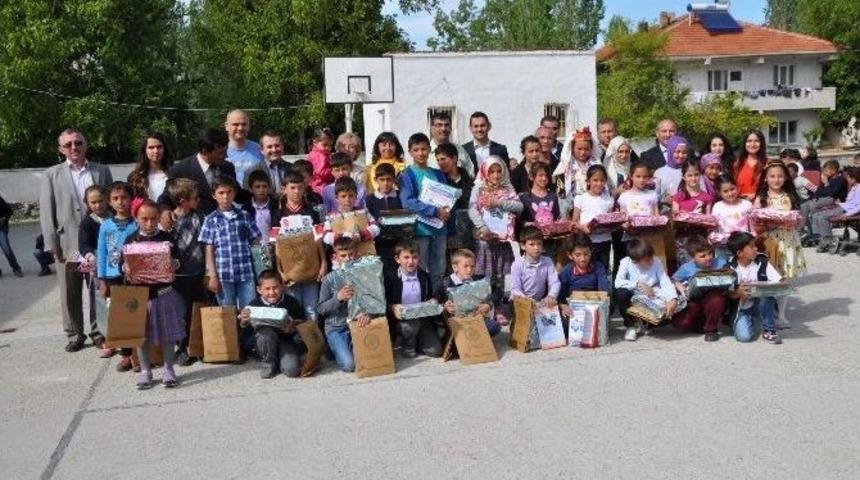 Afyonkarahisar&rsquo;da &ldquo;mini Mini Bir Kuş Donmuştu, Pencereme Konmuştu&rdquo;