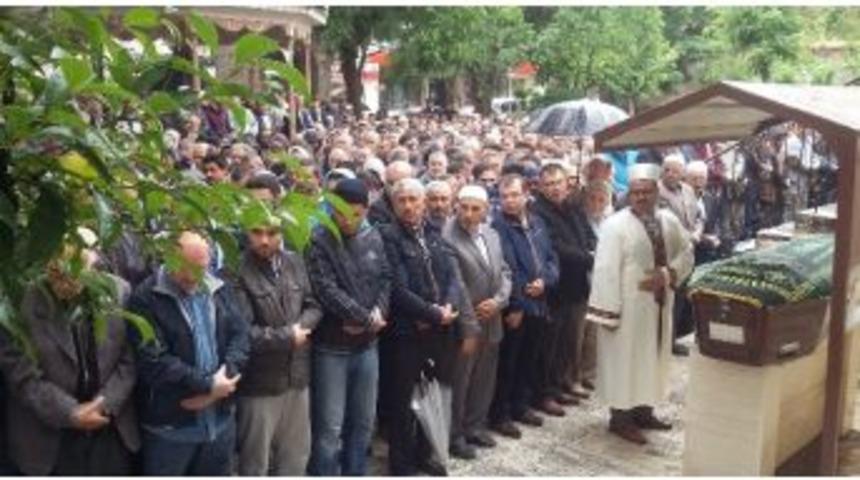 Kendi Yaptığı İnşaatta Beton D&uuml;şmesi Sonucu Hayatını Kaybeden Şahıs Toprağa Verildi