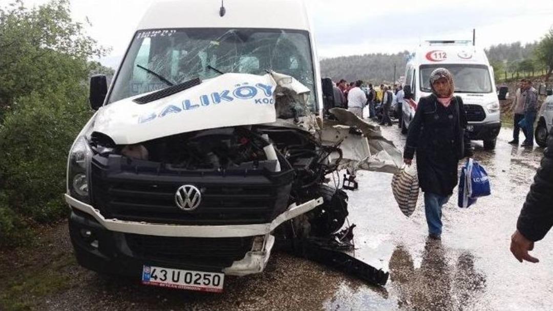 K&uuml;tahya&rsquo;da Trafik Kazası: 2 Yaralı