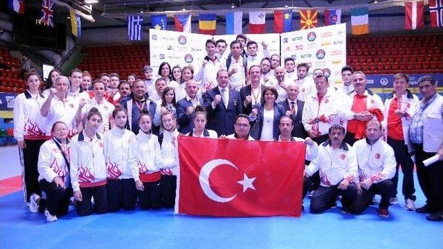 Nafia Kuş’dan Gümüş Madalya