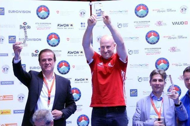 Nafia Kuş&rsquo;dan G&uuml;m&uuml;ş Madalya 1