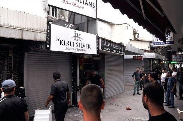 Antalya&rsquo;da Hdp&rsquo;den &rsquo;dokunulmazlık&rsquo; Eylemi 2