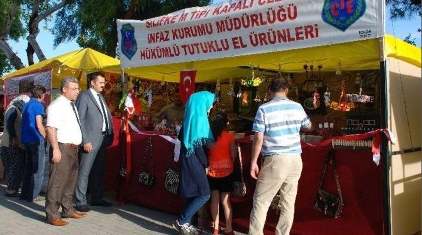 Silifke&rsquo;de H&uuml;k&uuml;ml&uuml; Ve Tutukluların El Emekleri Sergilendi