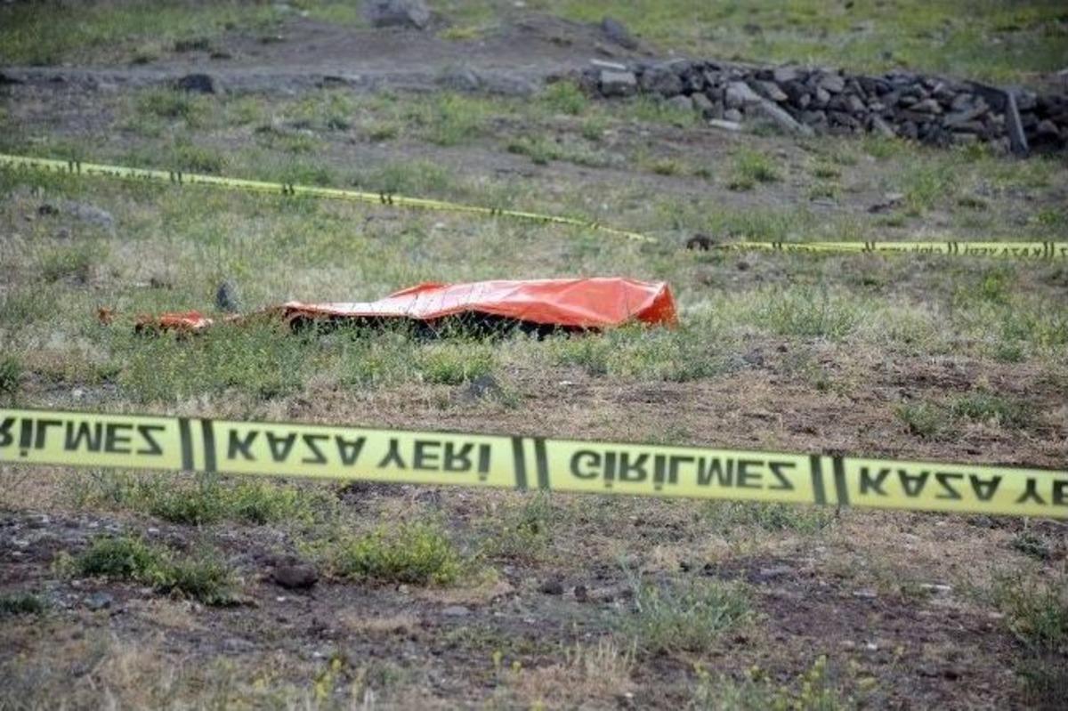 Şanlıurfa&rsquo;da Boş Arazide Erkek Cesedi Bulundu
