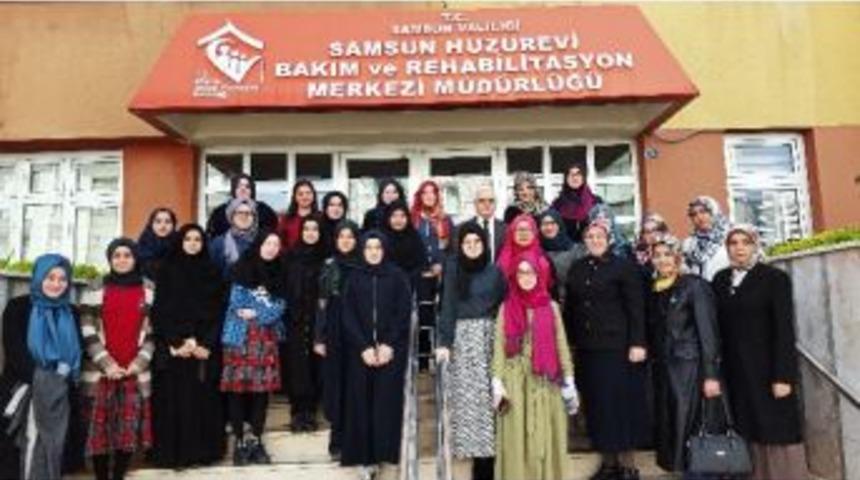 İmam Hatip Lisesi &Ouml;ğrencilerinden Huzurevi Ziyareti