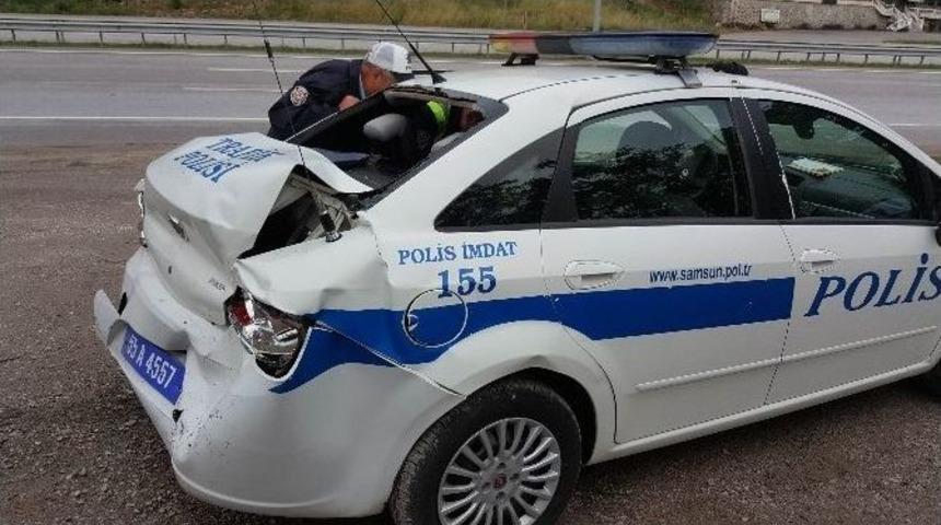 Polis Otosuna Tır &Ccedil;arptı: 2 Polis Yaralı