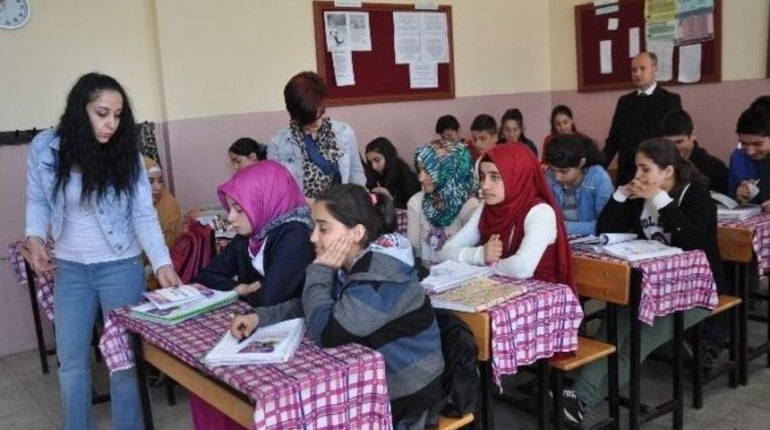 Muş&rsquo;ta Kız &Ccedil;ocuklarının Okullaştırılması