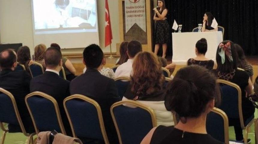 Yakın Doğu &Uuml;niversitesi Hastanesi&rsquo;nde Ameliyatsız Cilt Gen&ccedil;leştirme Uygulamaları Anlatıldı