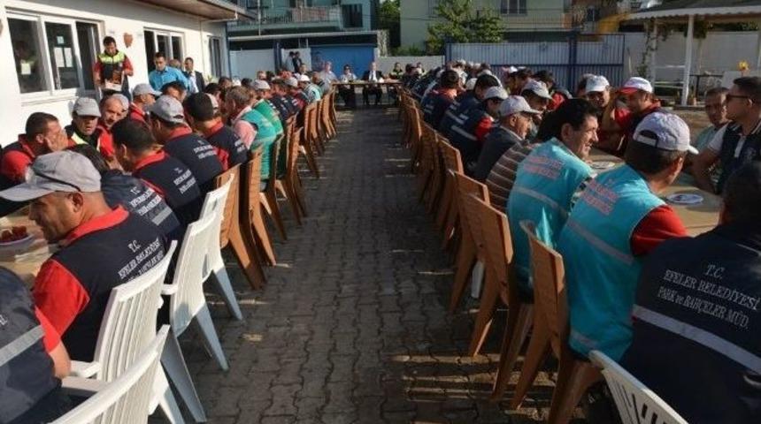 Başkan &Ouml;zakcan, Park Ve Bah&ccedil;eler M&uuml;d&uuml;rl&uuml;ğ&uuml; Personeli İle Kahvaltıda Buluştu