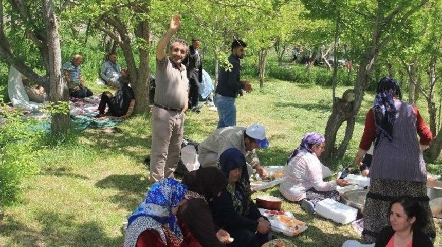 Kır Lokantası Ailelerin Uğrak Yeri Oldu