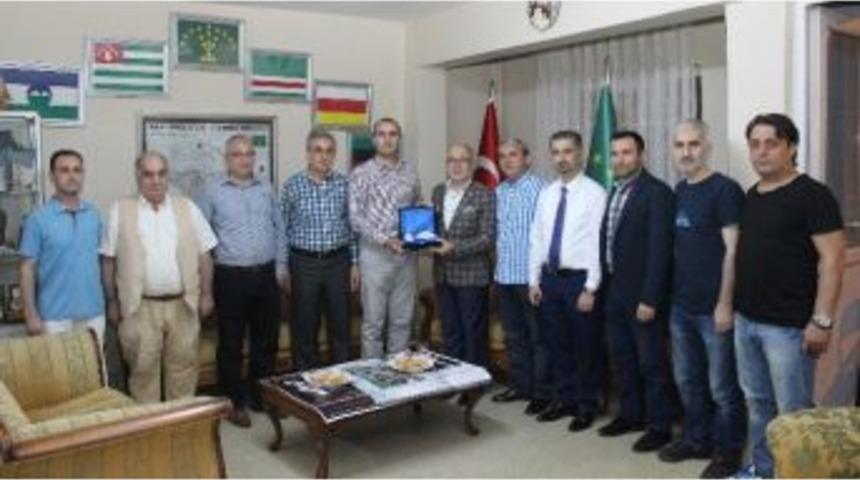 S&uuml;rg&uuml;n&uuml;n 152. Yılında Ak Parti Osmangazi&rsquo;den &Ccedil;erkez Derneği&rsquo;ne Ziyaret