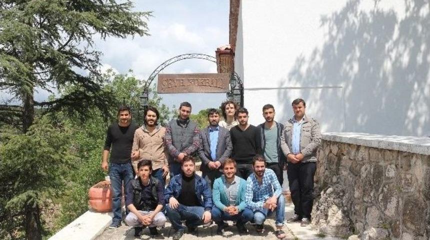 Bilecik Mostar Gen&ccedil;lik G&ouml;n&uuml;ll&uuml;leri Tarihi Mekanlara Gezi D&uuml;zenledi