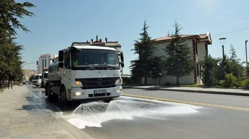 Ke&ccedil;i&ouml;ren Belediyesi Suya Sabuna Dokundu