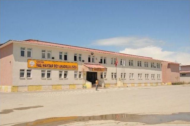 K&uuml;t&uuml;phanesiyle &Ouml;zel Okullara Taş &Ccedil;ıkarıyor 3