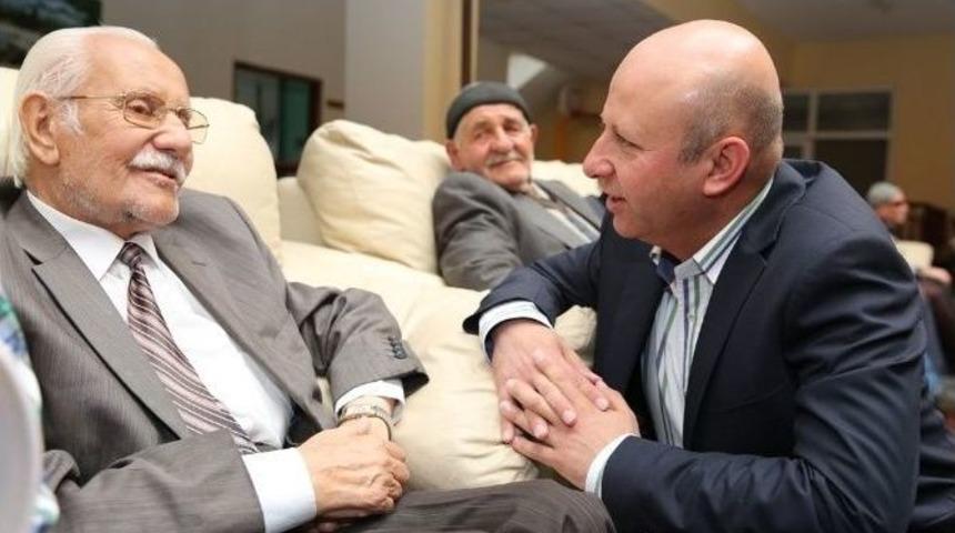 Başkan &Ccedil;olakbayrakdar Yaşlıların Hayır Duasını Aldı