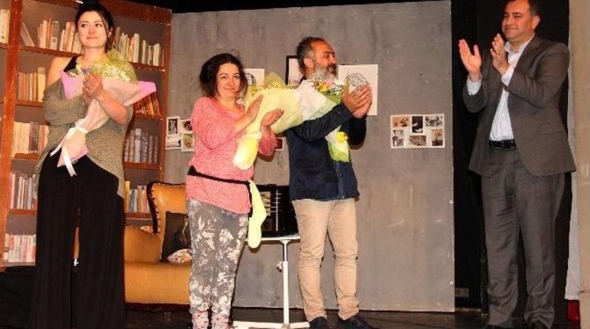 &rsquo;b&uuml;t&uuml;n Kadınların Kafası Karışıktır&rsquo; Seyircisiyle Buluştu