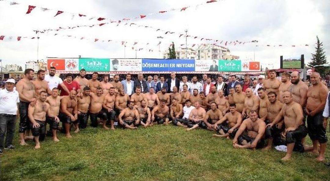 D&ouml;şemealtı Er Meydanı&rsquo;nın Başpehlivanı Ali G&uuml;rb&uuml;z