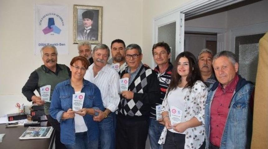 İha Aliağa Muhabiri Nimet Erg&uuml;n&rsquo;e Plaket