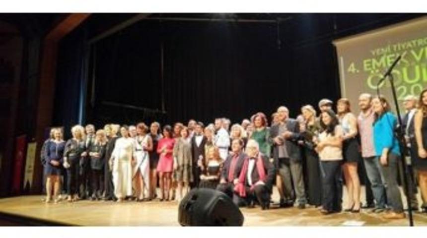 Kocaeli Şehir Tiyatrolarına B&uuml;y&uuml;k &Ouml;d&uuml;l