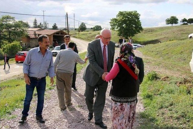 Başkan Kurt Genç Çiftleri Mutlu Günlerinde Yalnız Bırakmadı