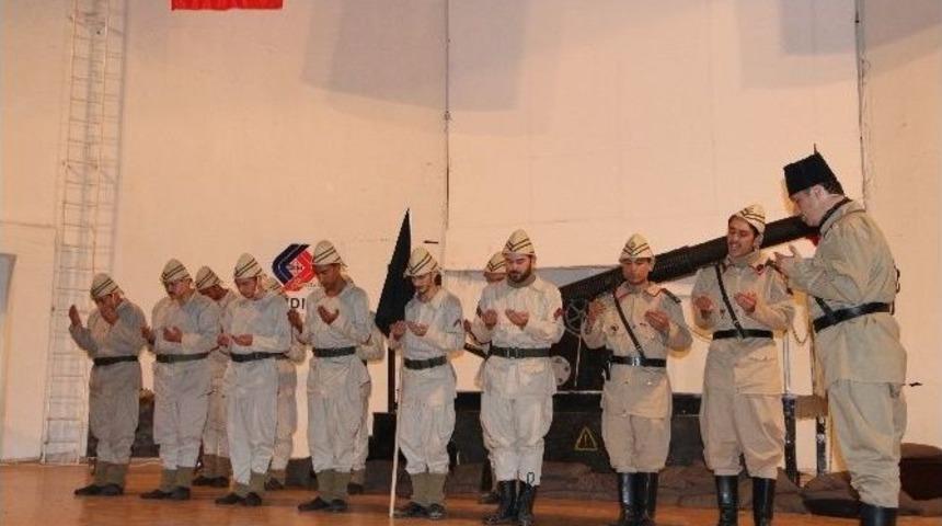 &ldquo;&ouml;nce Vatan&rdquo; Sındırgı&rsquo;da Sahnelendi