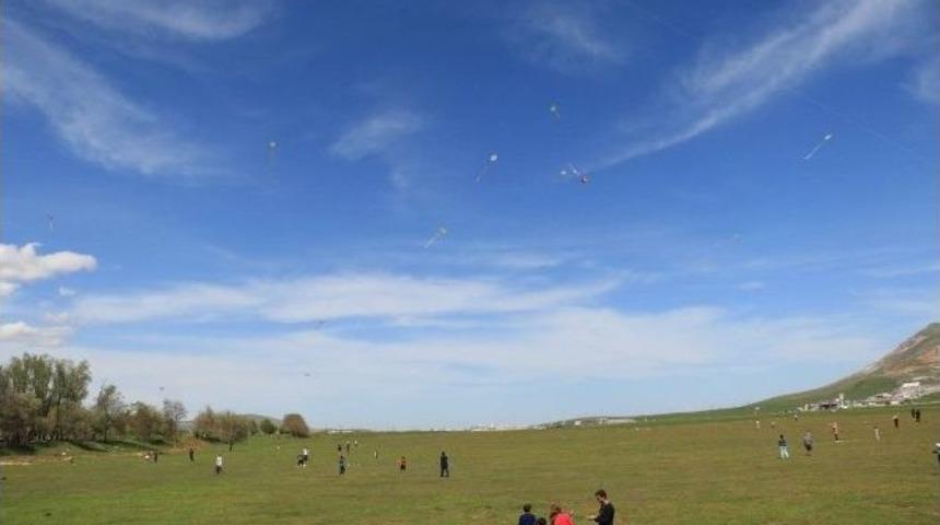 Bitlis Belediyesi&rsquo;nden U&ccedil;urtma Şenliği
