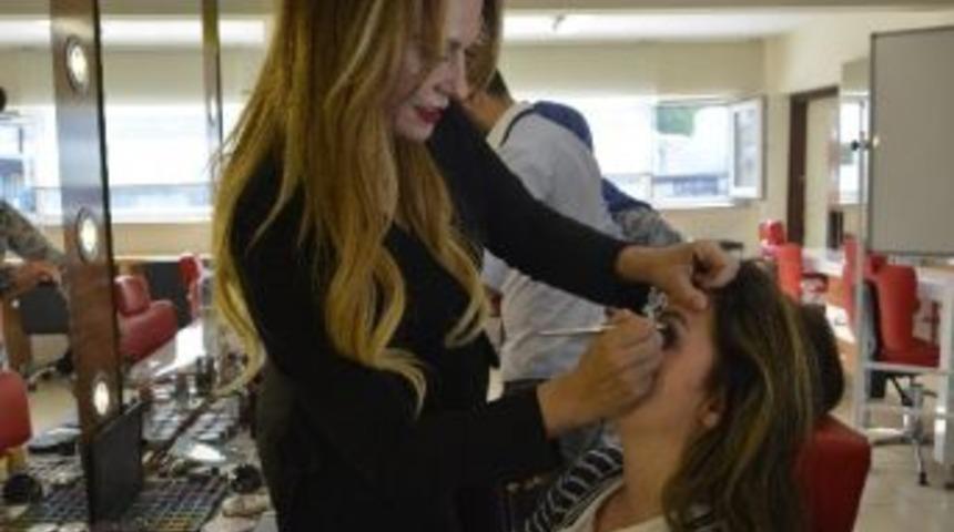 Bir G&uuml;zellik Sırrı Makyaj