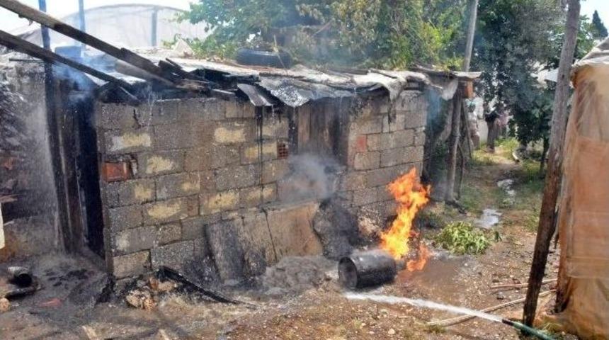 Yaşlı Adam Değiştirdiği T&uuml;pe &Ccedil;akmağı &Ccedil;akınca Ağır Yaralandı