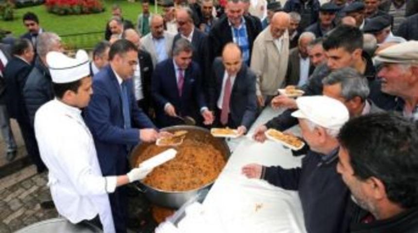 Ahilik Haftası&rsquo;nda Pilav Dağıttılar