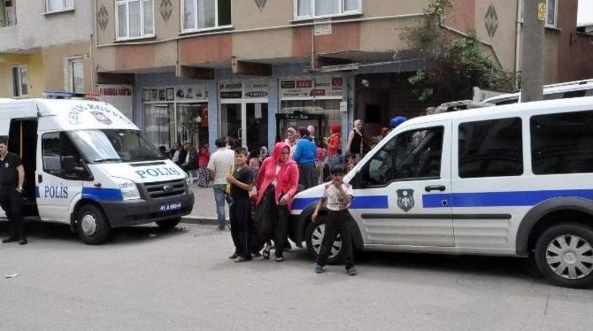 (&ouml;zel Haber) Herkesin Birbirine Girdiği Mahallede Gerginlik S&uuml;r&uuml;yor