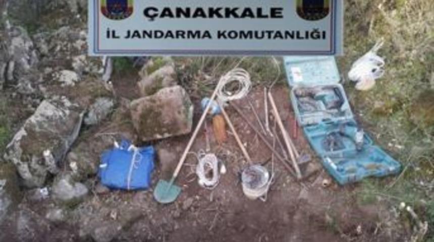 Jandarmadan Ka&ccedil;ak Kazı Operasyonu