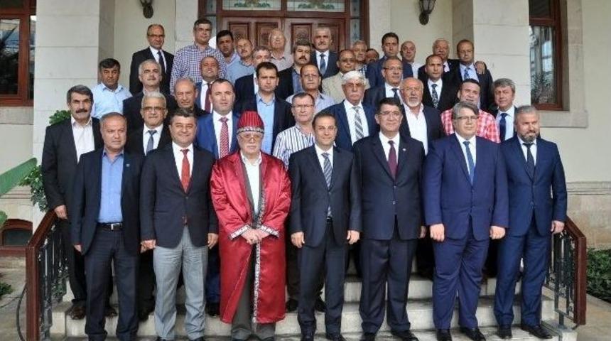 Aesob Başkanı Adlıhan Dere&rsquo;den, Vali T&uuml;rker&rsquo;e Ziyaret