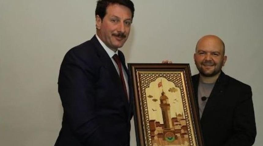 Tarih&ccedil;i Uğurluel: "allah Rızası İ&ccedil;in Yapılan Eserleri Bara, Pavyona &Ccedil;eviriyoruz"