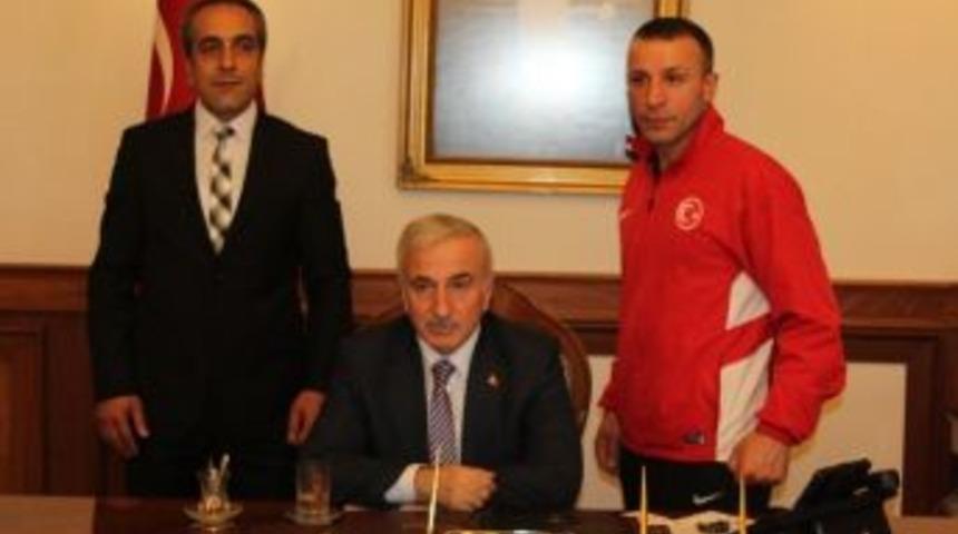 Murat Tan&rsquo;dan, Vali Kam&ccedil;ı&rsquo;ya Ziyaret