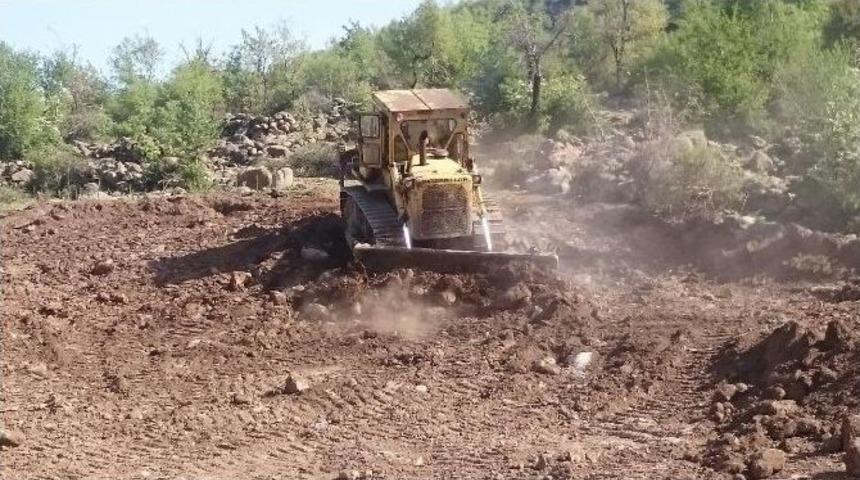 B&uuml;y&uuml;kşehir, Selendili &Ccedil;ift&ccedil;inin Yanında