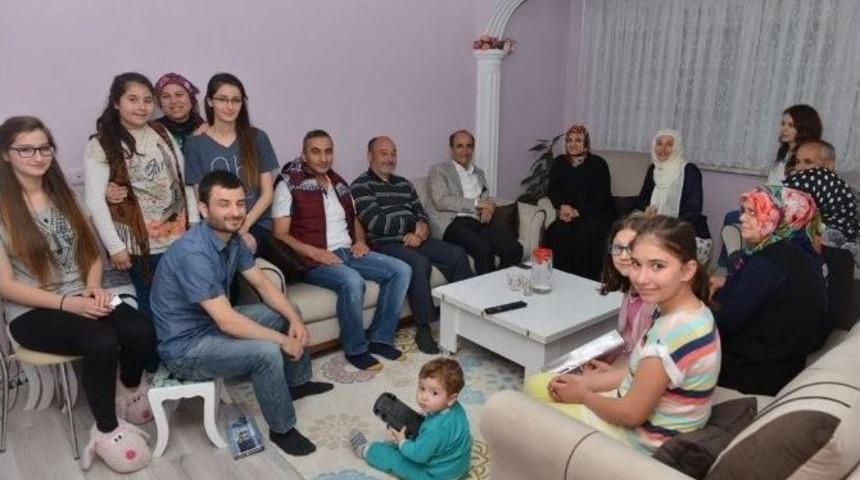 Başkan Edebali &Ccedil;ocuklarla Cilli Oynadı