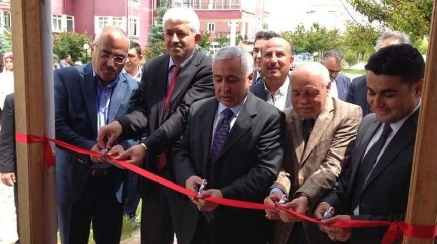 Esenli Bilal Şahin Huzurevinde Kalan Yaşlılar Sergi A&ccedil;tı