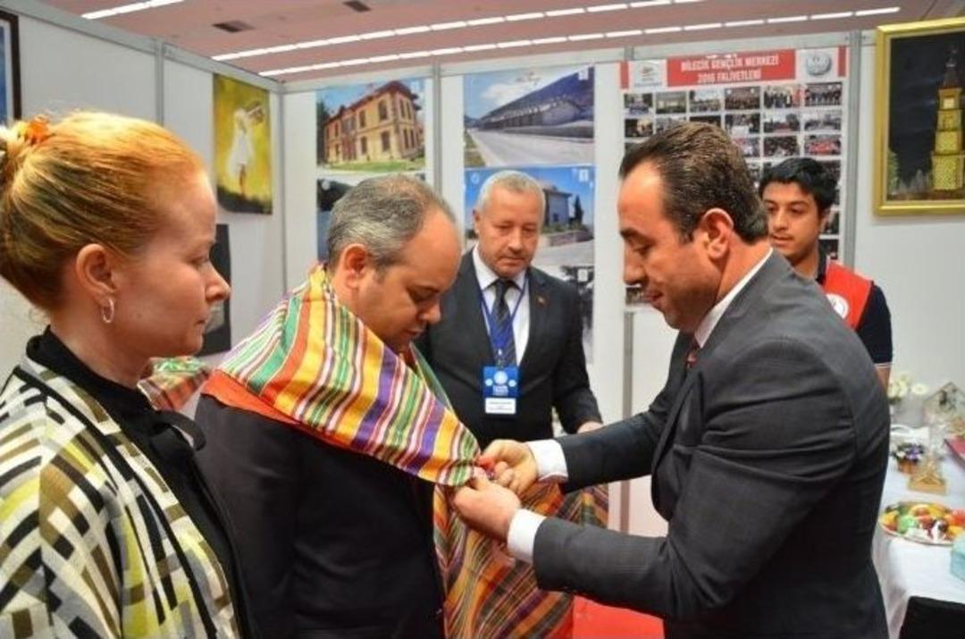 Bakan Kılı&ccedil;&rsquo;dan Bilecik Standına &Ouml;zel İlgi