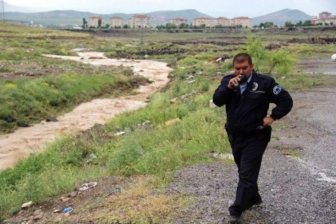 Kayseri&rsquo;de Sağanak Yağış Hayatı Fel&ccedil; Etti
