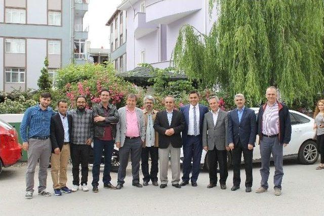 Bilecik Şeyh Edebali Üniversitesi Kurucu Rektörü Azmi Özcan’a Eski Çalışma Arkadaşlarından Vefa Örneği