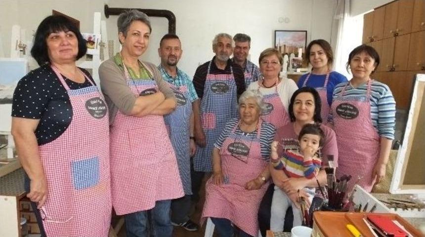 Burhaniye&rsquo;de Emekliler Ressam Oldu