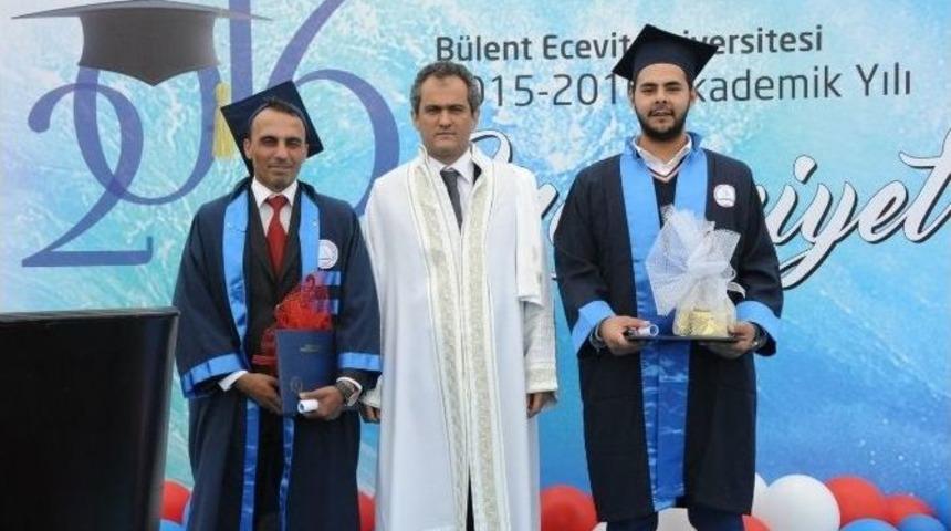 B&uuml;lent Ecevit &Uuml;niversitesi 2016&rsquo;nın İlk Mezuniyet T&ouml;renini Zonguldak Myo&rsquo;da Ger&ccedil;ekleştirdi