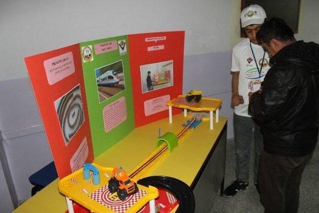 Akdağmadeni İl&ccedil;esinde Tubitak Bilim Fuarı Yoğun İlgi G&ouml;rd&uuml; 1